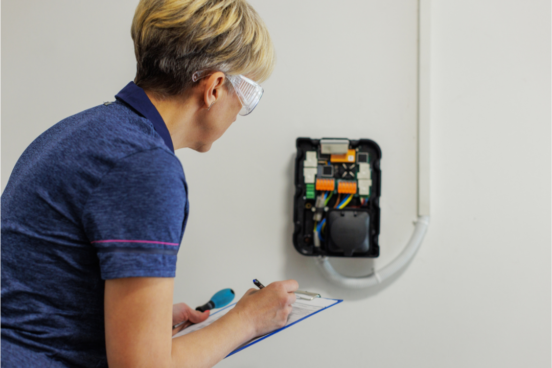 Do It Yourself, or Hire a Pro to Install Tesla/EV Chargers? Selecting the Appropriate Method for Installing Tesla/EV Charger Systems